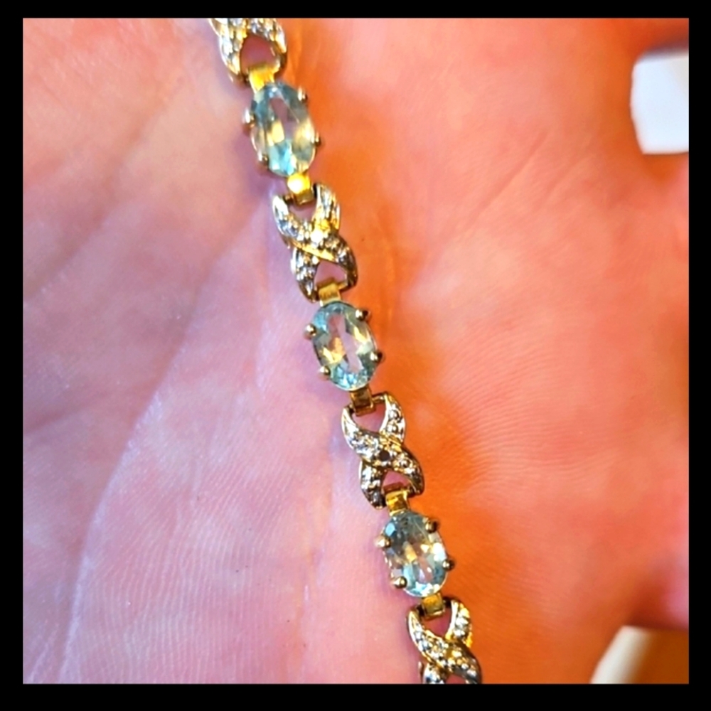Gold Bracelet With Diamonds & Aquamarine